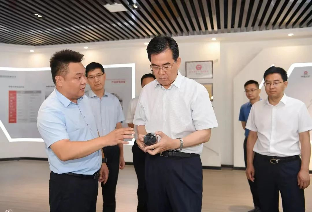 貴州省委副書記、省長李炳軍調(diào)研貴州金瑞