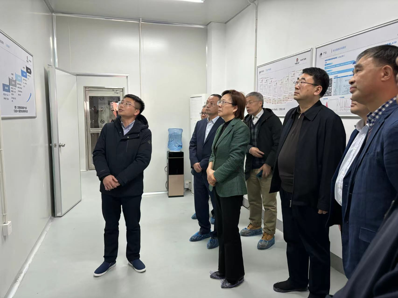 謝建輝來院調(diào)研固態(tài)電池研發(fā)和產(chǎn)業(yè)化進展情況